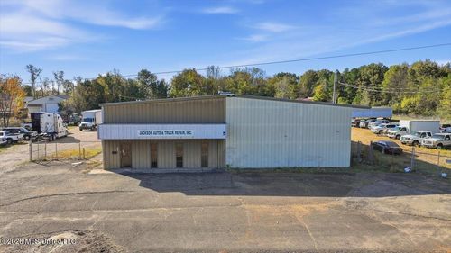 429 Highway 80 W, Jackson, MS, 39201-6330 | Card Image