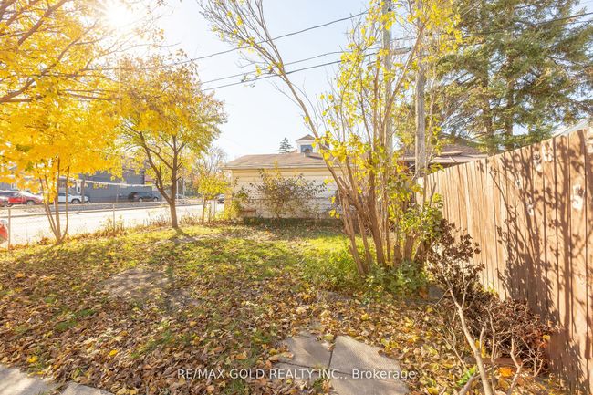1343 Lillian Ave, House other with 3 bedrooms, 2 bathrooms and 3 parking in Windsor ON | Image 4