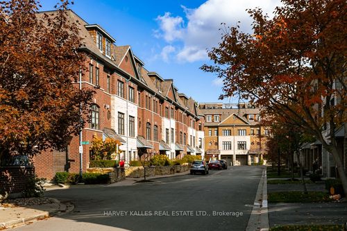 16 Powseland Cres, Woodbridge, ON, L4L0C5 | Card Image