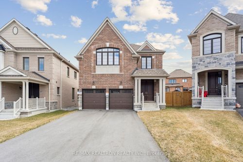 7 Meadow Vista Cres, Holland Landing, ON, L9N0T4 | Card Image