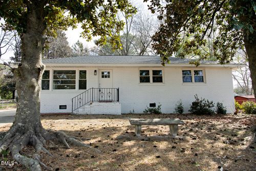 3933 Village Dr, Fayetteville, NC, 28304-5241 | Card Image