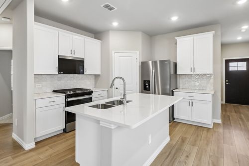 121 Winchester Hill Ln, Princeton, TX, 75407-3872 | Card Image