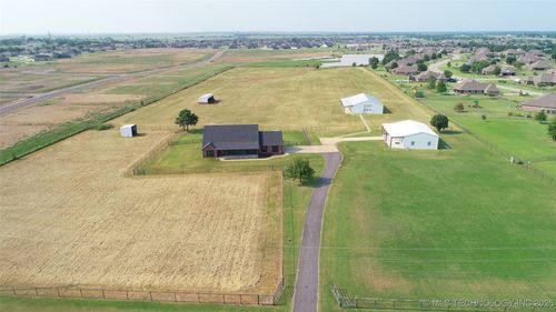 5815 136th St, Collinsville, OK, 74021-5738 | Card Image