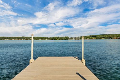 49 Brian Ln, Laconia, NH, 03246-4041 | Card Image