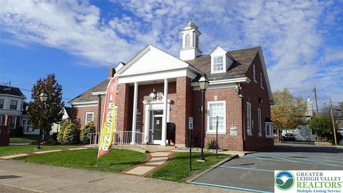 1733 Washington Blvd, Easton, PA, 18042-4622 | Card Image