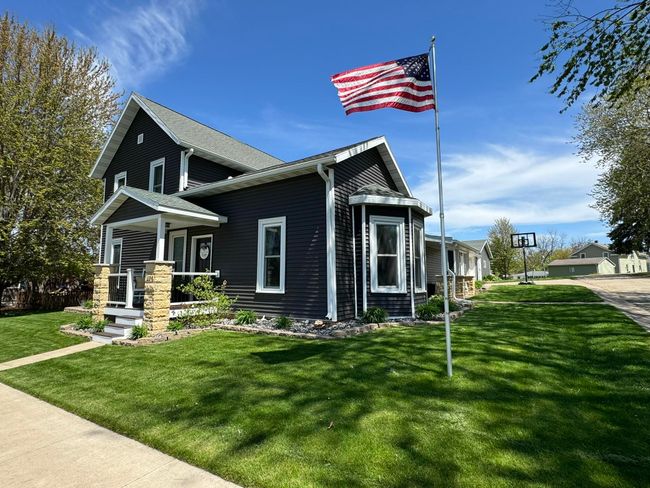 226 S Sidney St, House other with 3 bedrooms, 2 bathrooms and null parking in SHULLSBURG WI | Image 57