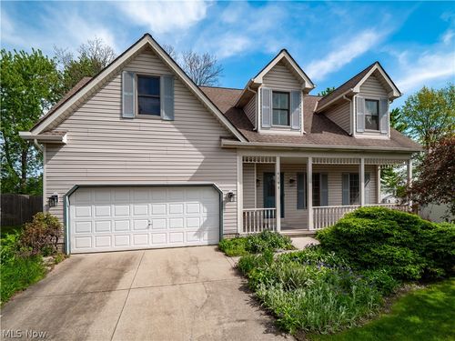 4195 Arlington Dr, Brunswick, OH, 44212-3998 | Card Image