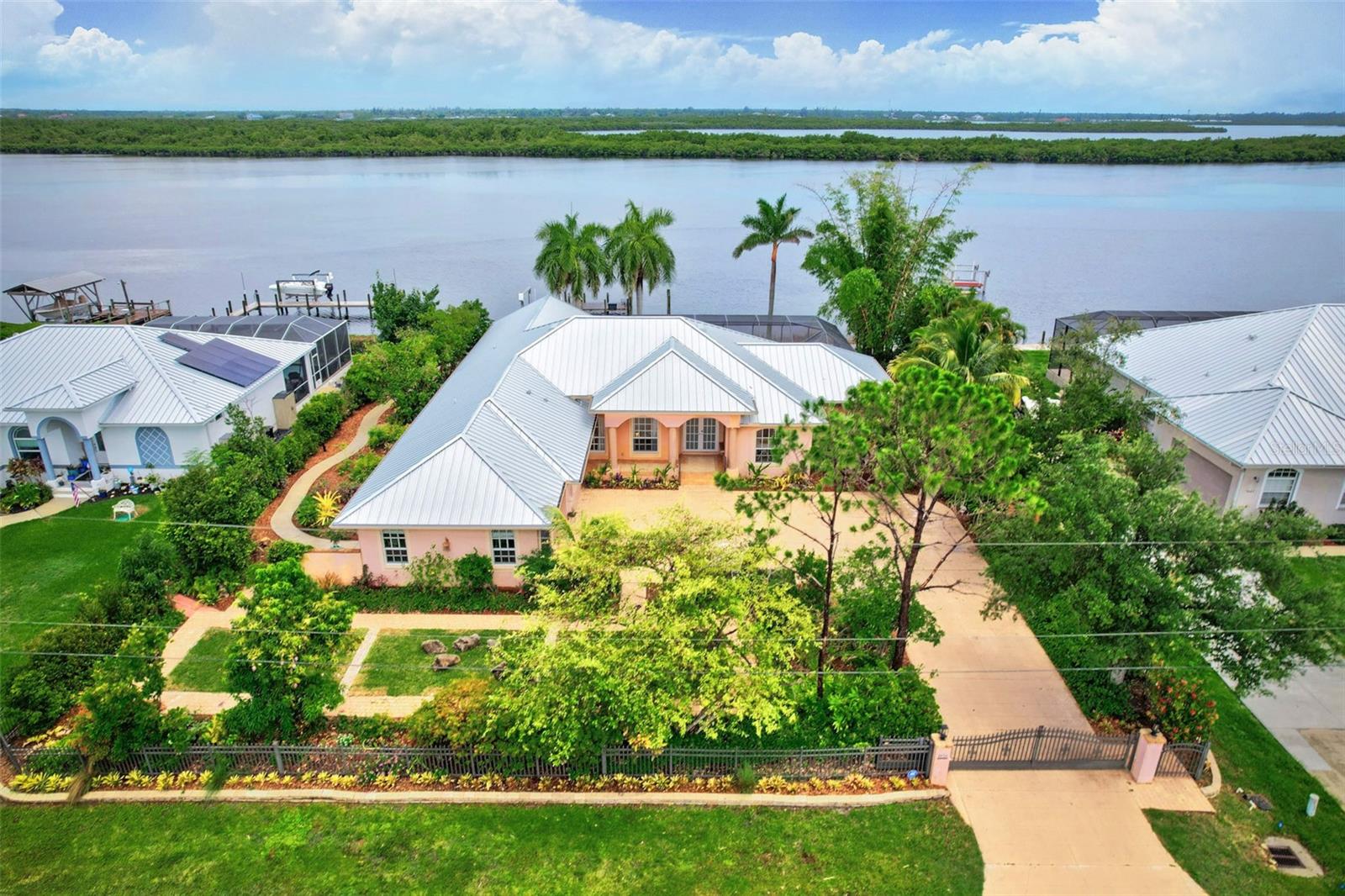 Peace River Dr, Punta Gorda, FL 33983