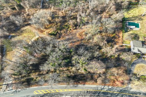 15 Vanderbilt Parkway, Huntington, NY, 11746 | Card Image