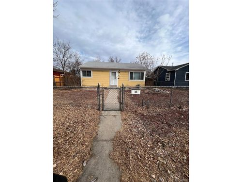 1616 Newark St, Aurora, CO, 80010-2626 | Card Image