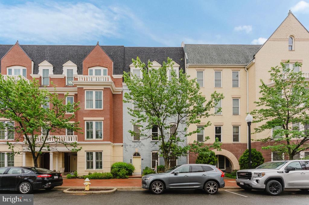 Residential in ALEXANDRIA 2