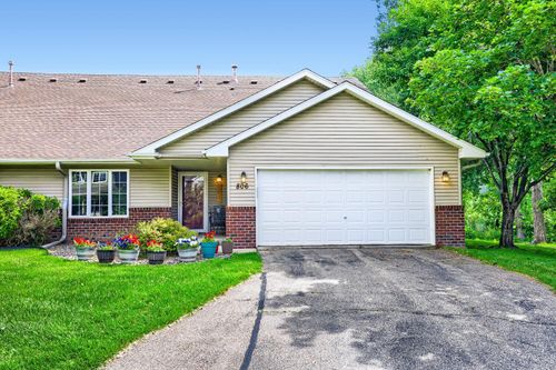 806 Boldt St, Chaska, MN, 55318-2259 | Card Image