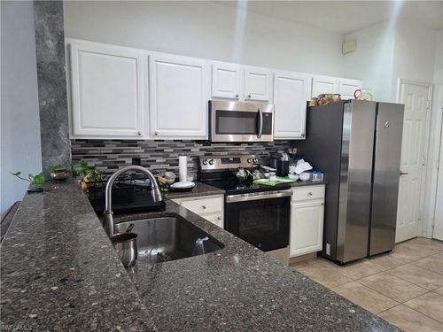 118-977 Hampton Cir, NAPLES, FL, 34105 | Card Image