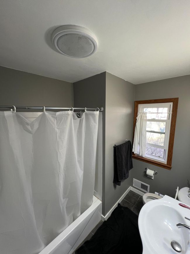 Bathroom Main.JPG | Image 9