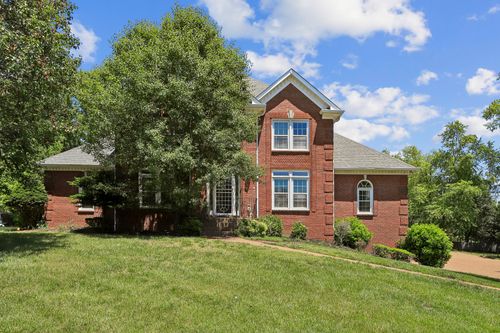 129 Pembroke Dr, Hendersonville, TN, 37075-4577 | Card Image