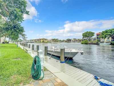 1007 - 801 S Federal Hwy, Condo with 2 bedrooms, 2 bathrooms and null parking in Pompano Beach FL | Image 3