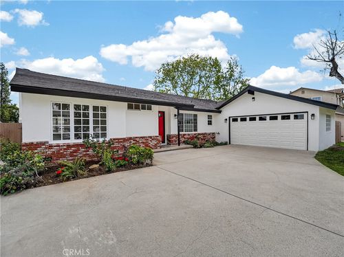 20742 Kingsbury St, Chatsworth, CA, 91311-2429 | Card Image