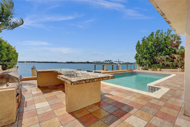 12455 Keystone Island Dr, House other with 7 bedrooms, 7 bathrooms and null parking in North Miami FL | Image 8