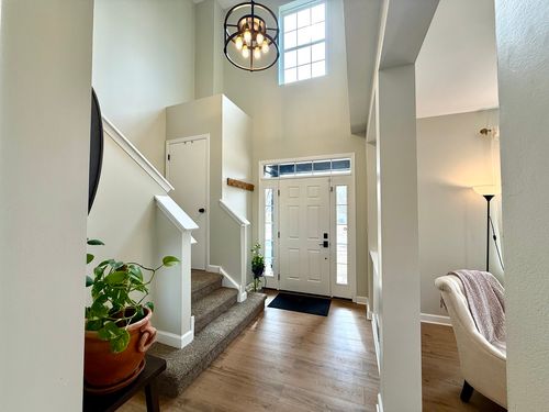 611 Paris Ave, Oswego, IL, 60543-7752 | Card Image