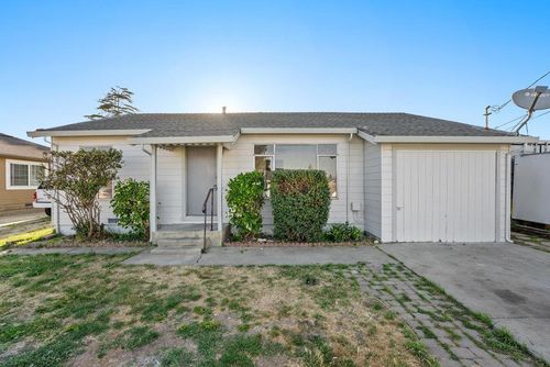 10 Emme St, Freedom, CA, 95019-2720 | Card Image
