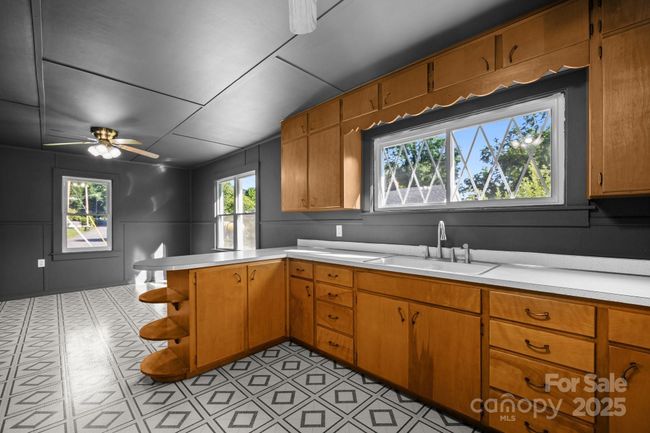 109 Short St, Home with 3 bedrooms, 2 bathrooms and null parking in Waynesville NC | Image 11