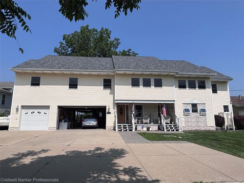 39883 Duluth St, Harrison Township, MI, 48045-1511 | Card Image