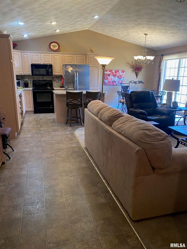 11012 N Rhonda Way, House other with 3 bedrooms, 3 bathrooms and null parking in Dunlap IL | Image 10