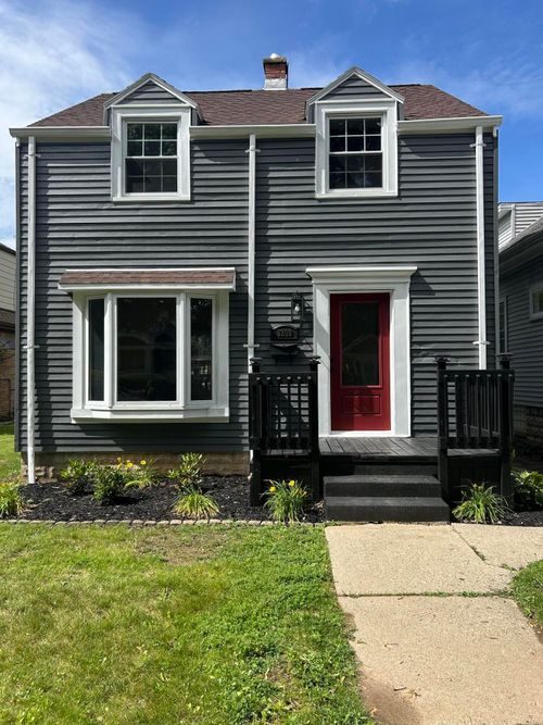 6200 W Locust St, Milwaukee, WI, 53210-1470 | Card Image