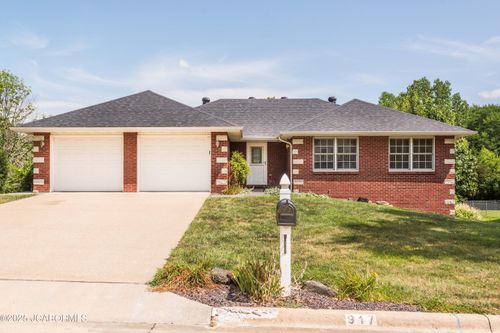 917 Amethyst Ln, Jefferson City, MO, 65109-6854 | Card Image