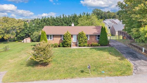 8126 Hunters Trl, Roanoke, VA, 24019 | Card Image