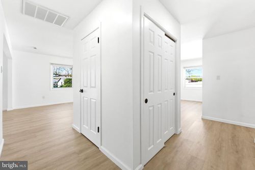 49 Middleton Ln, WILLINGBORO, NJ, 08046-3127 | Card Image