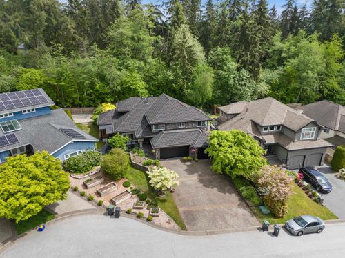 1766 Emerson Crt, North Vancouver, BC, V7H2Y6 | Card Image