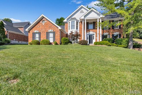 1325 Conway Oaks Dr, Chesterfield, MO, 63017-1960 | Card Image