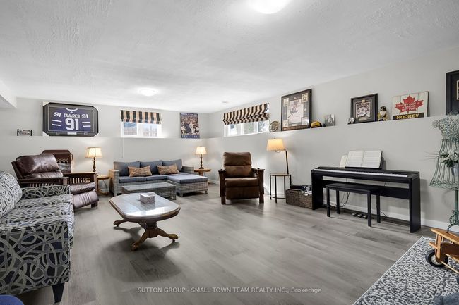 162 Roland St, House other with 3 bedrooms, 4 bathrooms and 4 parking in Dashwood ON | Image 27
