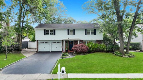 22 Cornelia Ln, Lake Grove, NY, 11755-2527 | Card Image