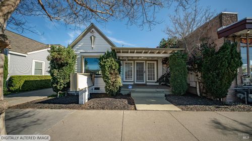712 E Washington Street, Petaluma, CA, 94952 | Card Image