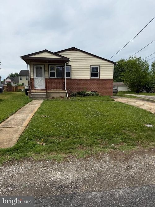 5911 Queen Anne St, GWYNN OAK, MD, 21207-3918 | Card Image