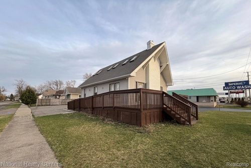 509 Elizabeth Lake Rd, Waterford, MI, 48328-3304 | Card Image