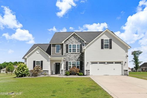 102 Jeter Dr, Pikeville, NC, 27863-8138 | Card Image