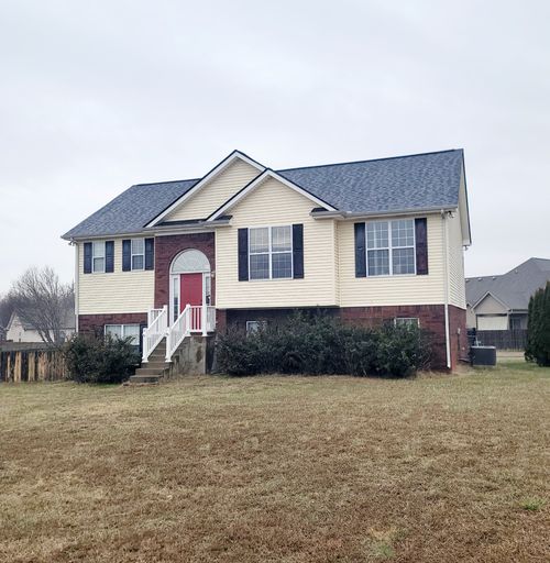 205 Emerald Cir, Pleasant View, TN, 37146-8211 | Card Image