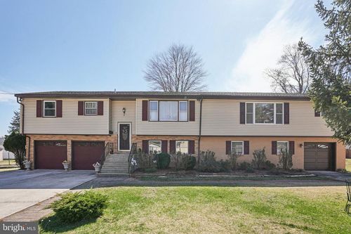 41 Harding St, Ewing, NJ, 08618-1519 | Card Image