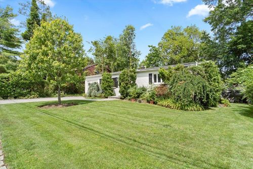 9 Devonshire Ln, Great Neck, NY, 11023-1337 | Card Image