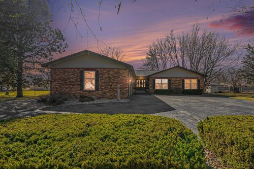 902 6th Ave Se, Pipestone, MN, 56164-1720 | Card Image