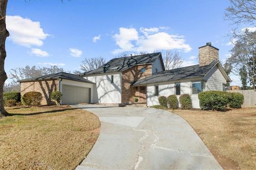 130 Saddle Creek Dr, Roswell, GA, 30076-1039 | Card Image