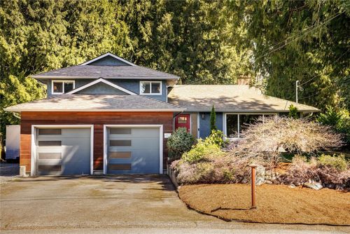 6429 Rodolph Rd, Victoria, BC, V8Z5W3 | Card Image