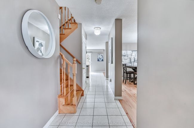 24 Diamond Crt, House other with 5 bedrooms, 3 bathrooms and 4 parking in Hamilton ON | Image 5