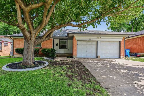 1125 Waweenoc Ave, Dallas, TX, 75216-8221 | Card Image