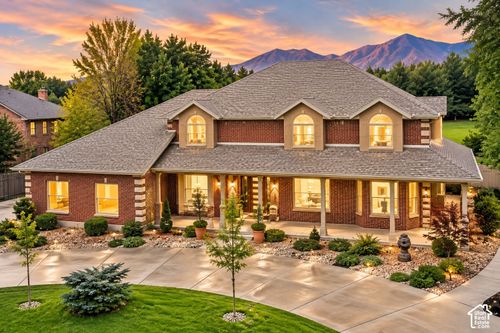 4966 W Old Oak Ln, Highland, UT, 84003-9465 | Card Image