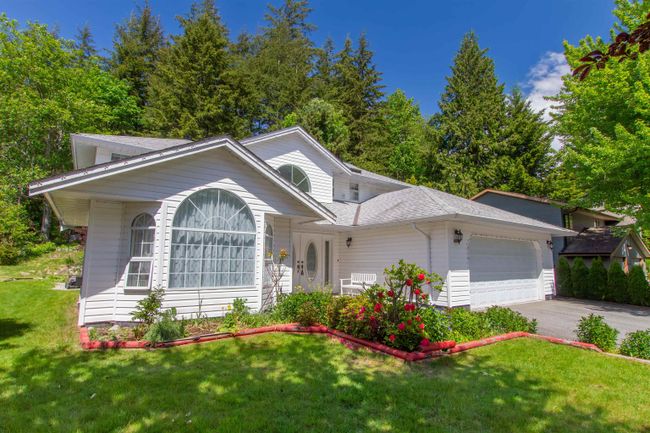 40038 Plateau Drive, House other with 5 bedrooms, 3 bathrooms and 8 parking in Squamish BC | Image 2