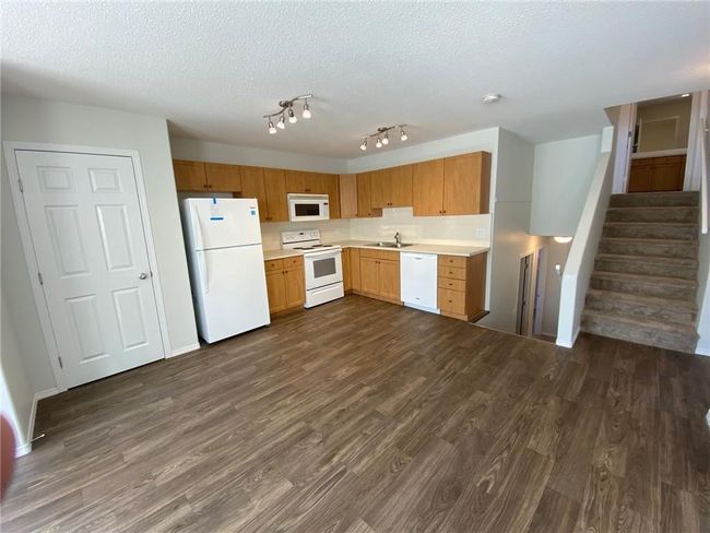 4912 54 Avenue, Home with 3 bedrooms, 2 bathrooms and 2 parking in Olds AB | Image 5